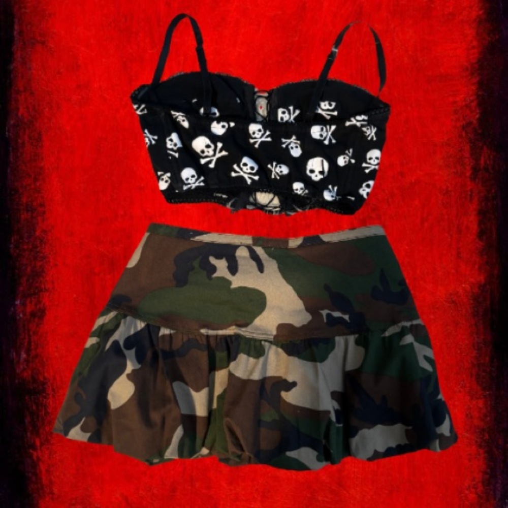 Dolls kill Black Skull Print cropped cami and Camo Skirt Set small